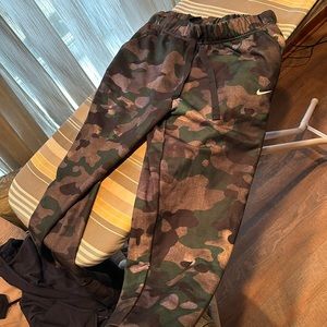 Camouflage Nike Joggers